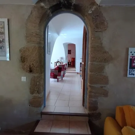 Les Remparts Holiday home Grane