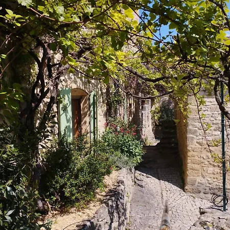 Les Remparts